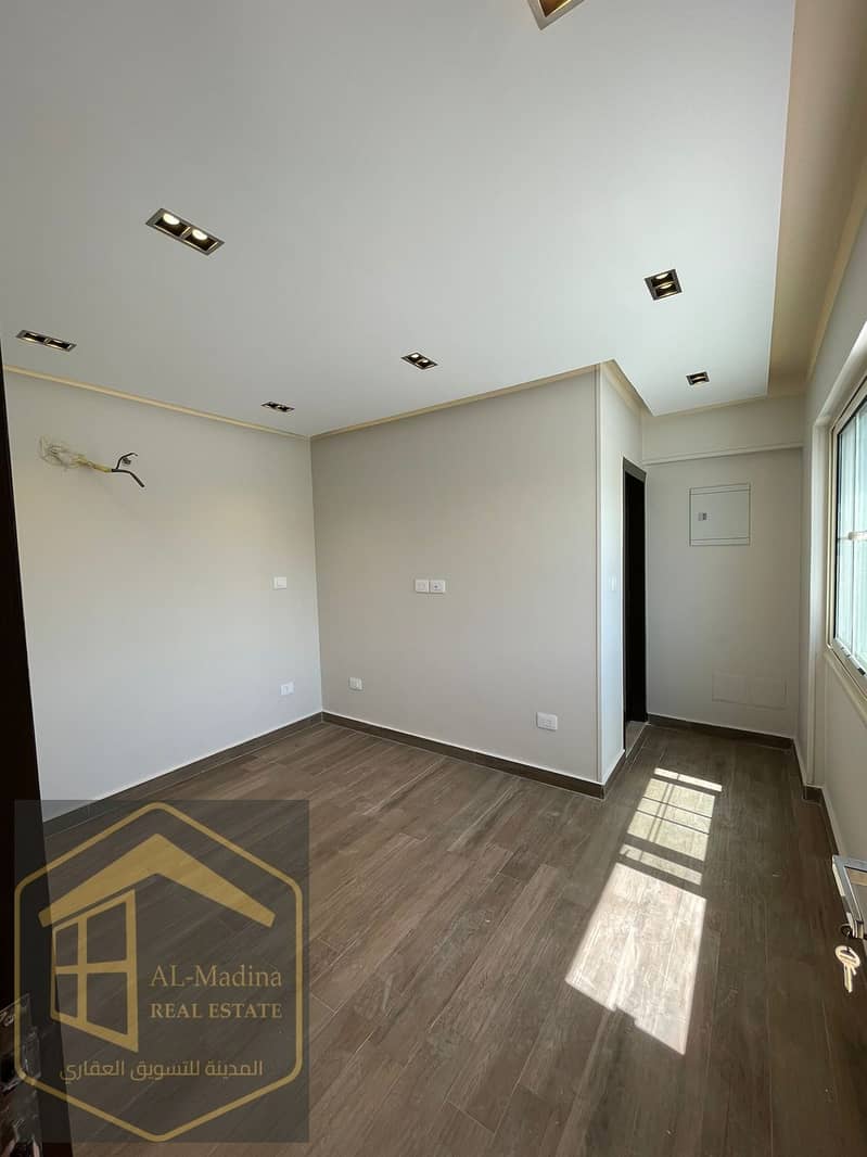 14 WhatsApp Image 2025-11-27 at 16.17. 20. jpeg