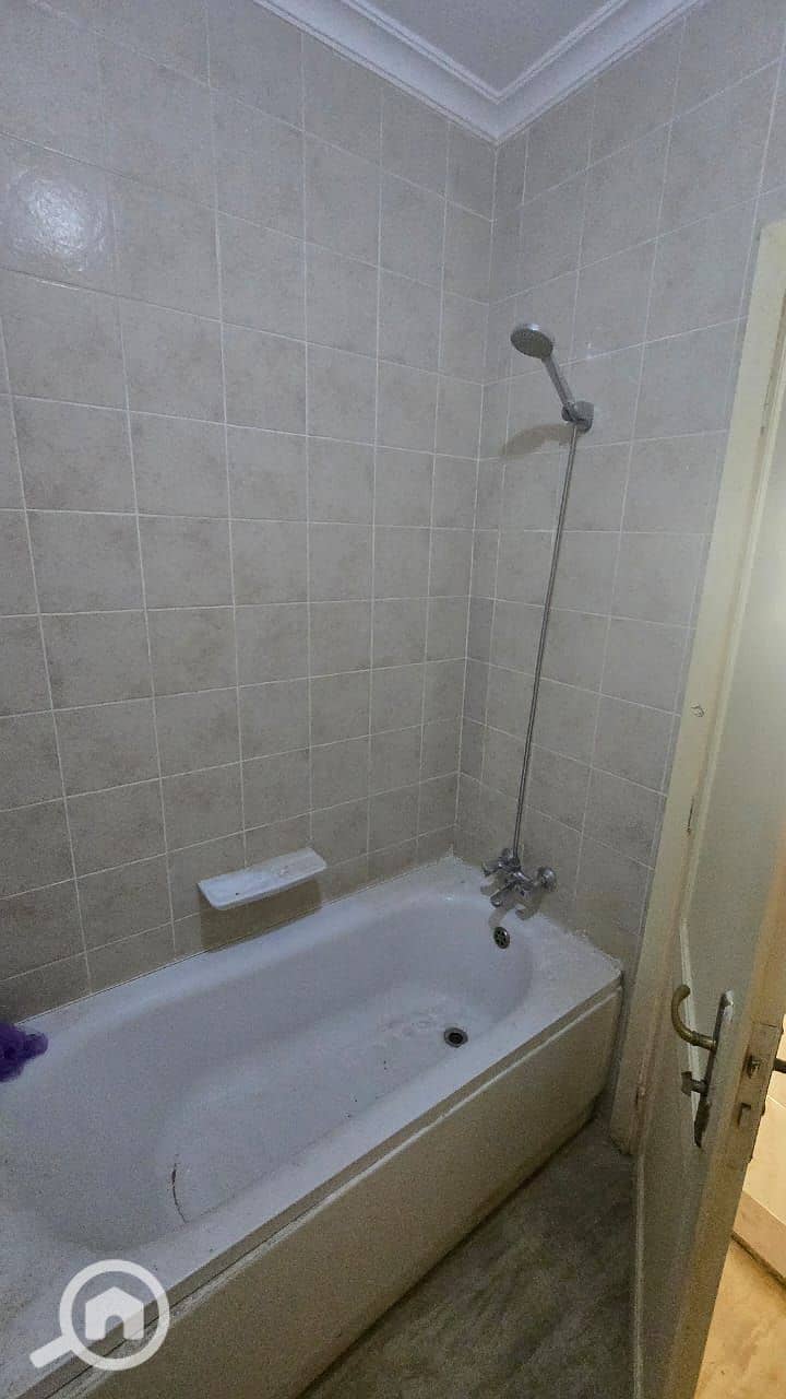 5 3c71dfb0-8f40-4415-b2e0-2633e727fe24. jpg