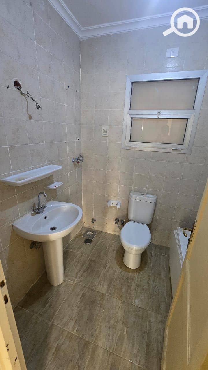 11 d8ad5fcb-2042-49b2-b6e1-332f43012da4. jpg