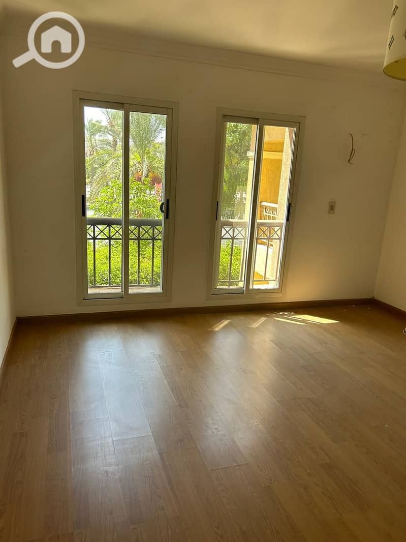 5 e014b700-88ad-4d82-a736-448b8077f00d. jpg