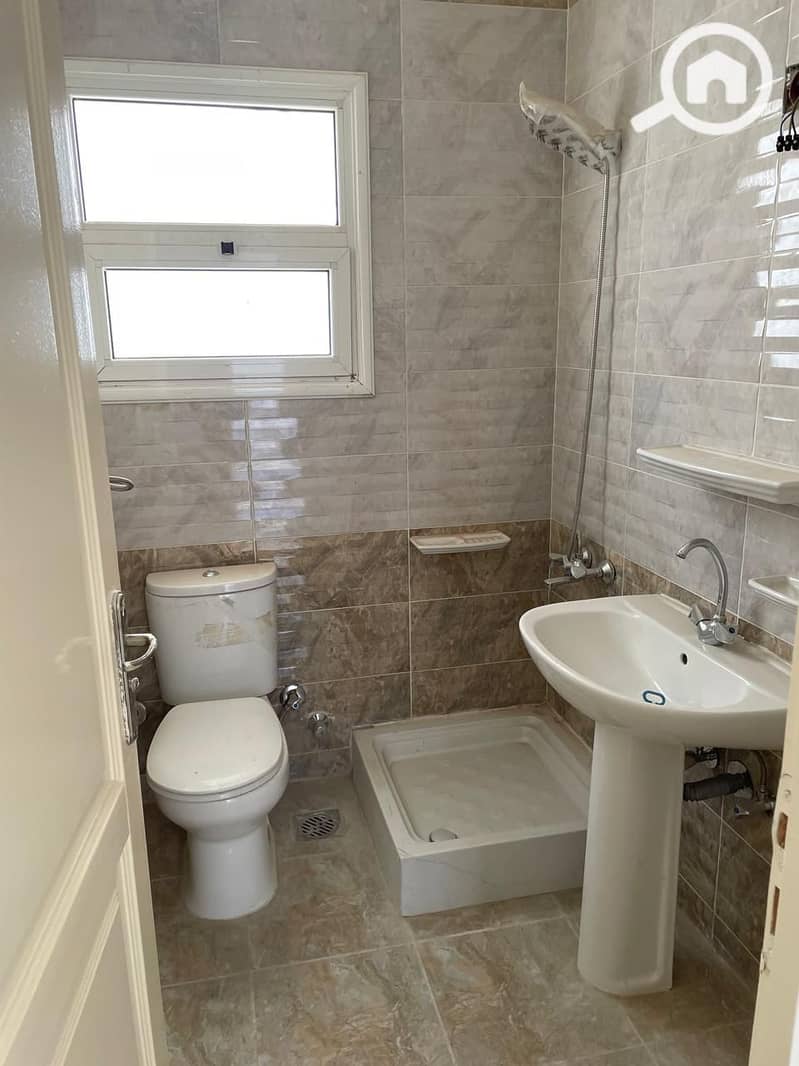 5 21bb841c-d449-4b8f-9541-cb57cdd0b8cc. jpg