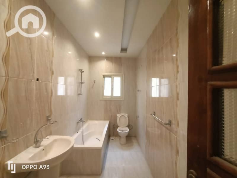 11 WhatsApp Image 2025-11-30 at 09.55. 32 (2). jpeg