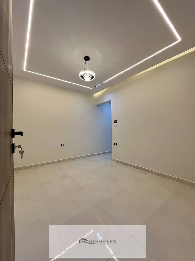 5 WhatsApp Image 2025-11-28 at 9.38. 13 PM (1). jpeg