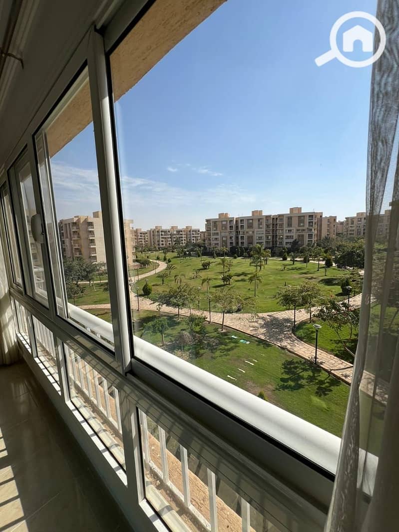 14 2082b5d5-bff0-4d69-8c9c-c4dbd42c2e24. jpg