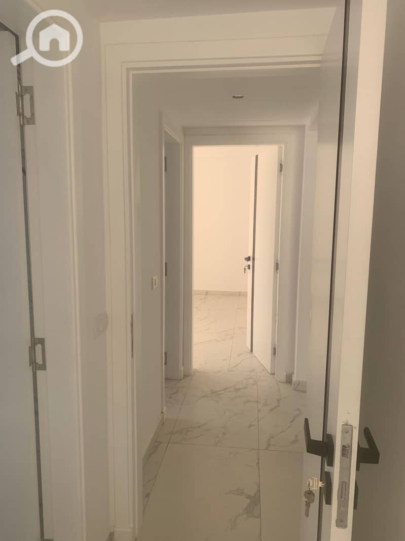 4 b46edc73-5c12-4045-9282-15e7780cedde. jpg