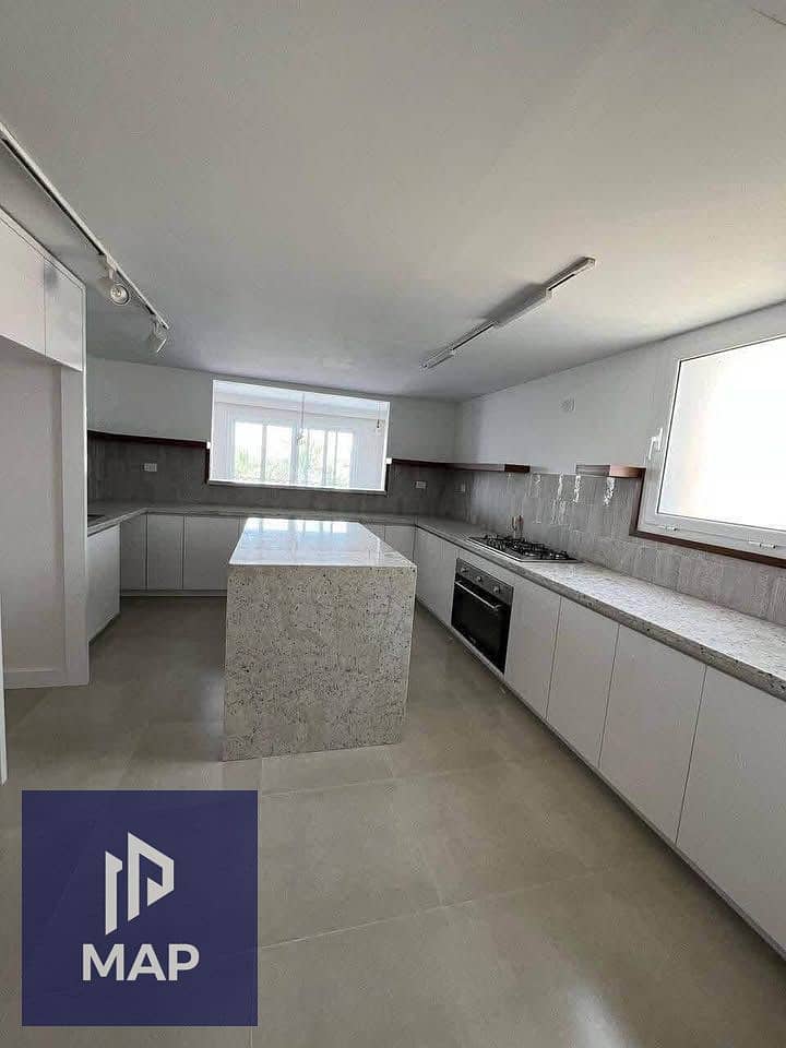 9 550656249_1896493451301605_8106124913472307420_n. jpg