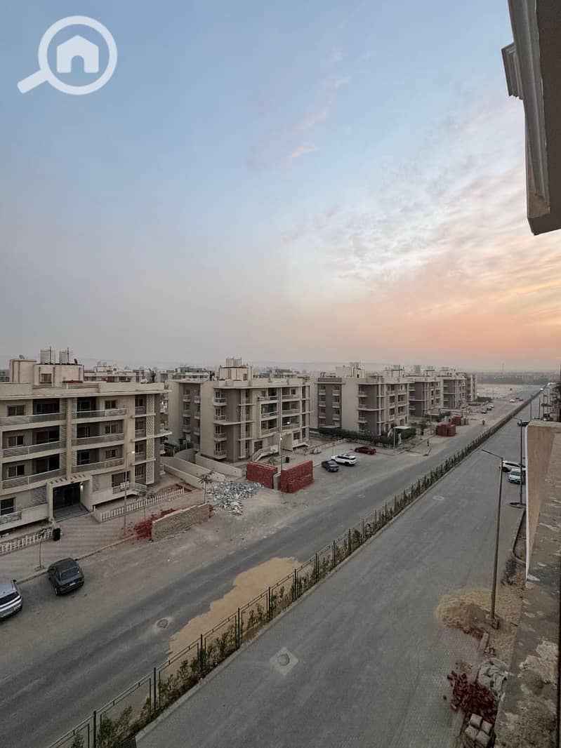 2 2e79c24c-95a5-497a-9d51-d9b9153164ca. jpg