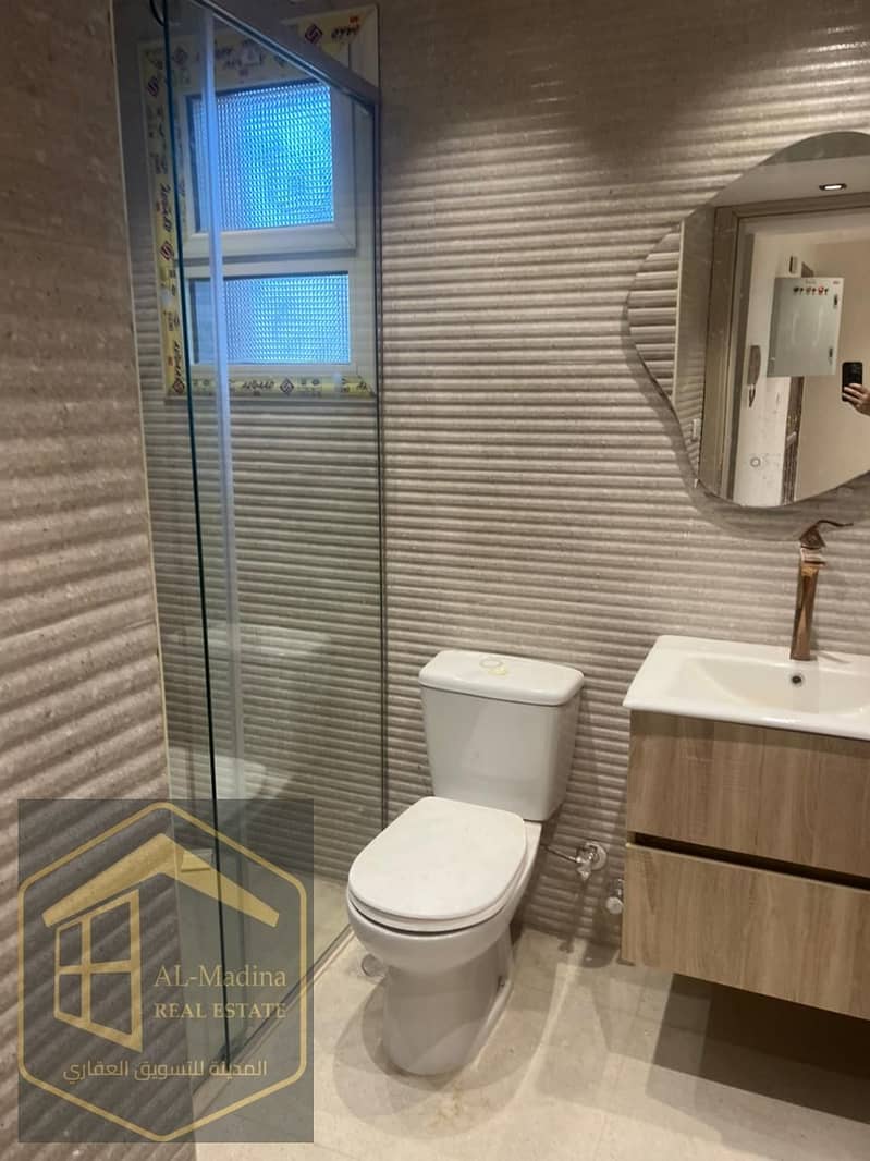 6 80de63cb-f813-45d6-8e61-b961bb5442e9. jpg