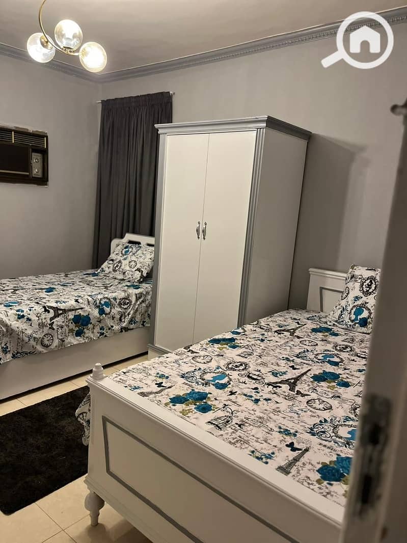 4 81f2d61b-ff93-4b5f-bc82-6a64a5dc0c4b. jpg