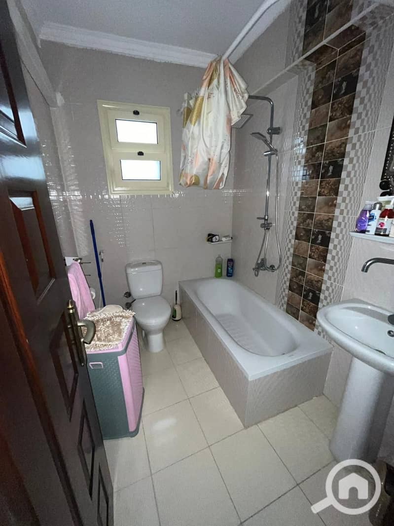 7 7d8e075a-6d28-4b99-9e2b-a2e33f8ba2f6. jpeg