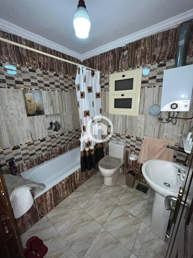 8 7f7dd9ff-33a2-4c48-aebd-de2729f4148f. jpeg