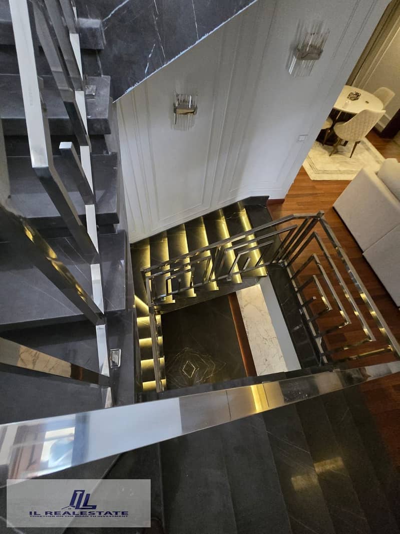 2 6c018c7c-5a5f-4f72-89ed-f0a41eb9b9b7. jpg