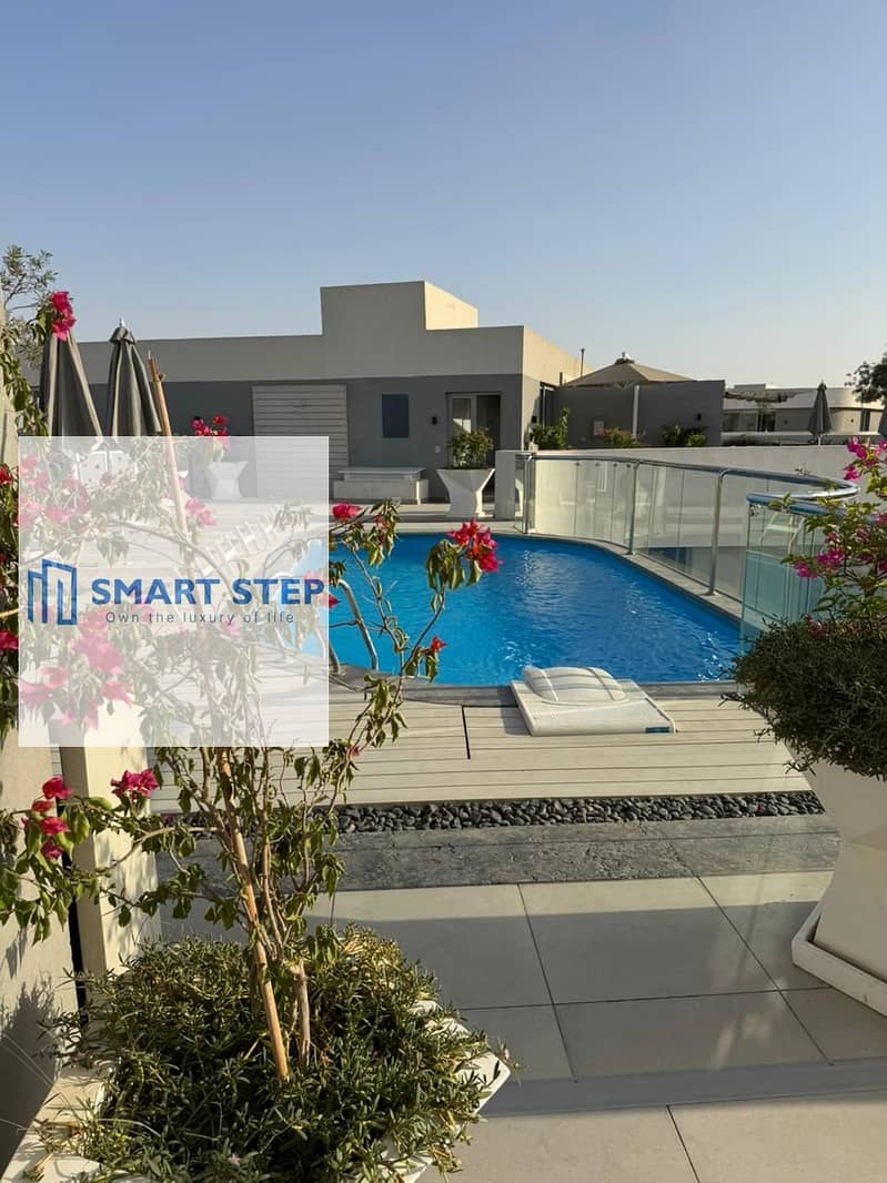 10 efaefd85-9afb-47fc-9e22-18ccf7953c89. jpg