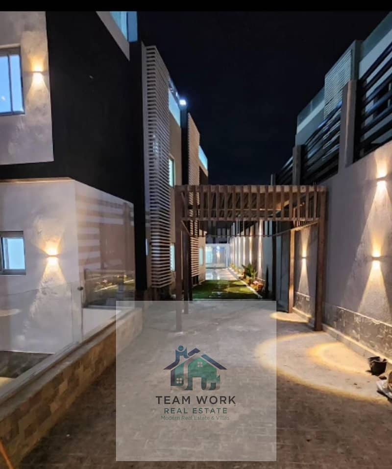 12 91723f67-41a1-4509-a1b6-d379dbae604d. jpg