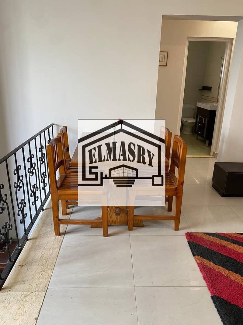 12 94f211b7-dad5-43d8-ac8c-8a3c5415f2db. jpeg