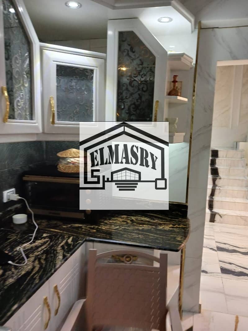 12 4efc0c3a-e4d9-4ccb-abee-b6de8dbc5e22. jpg