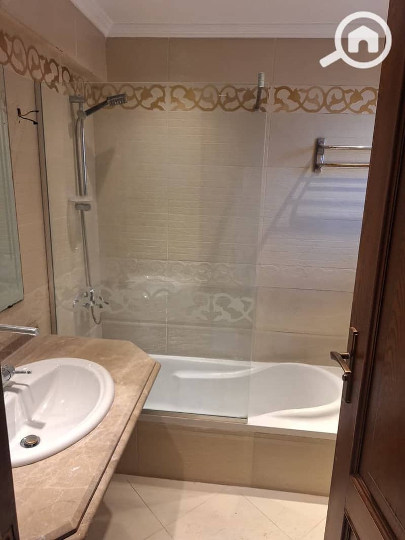 4 صورة واتساب بتاريخ 2025-11-30 في 12.30. 35_0588e635. jpg