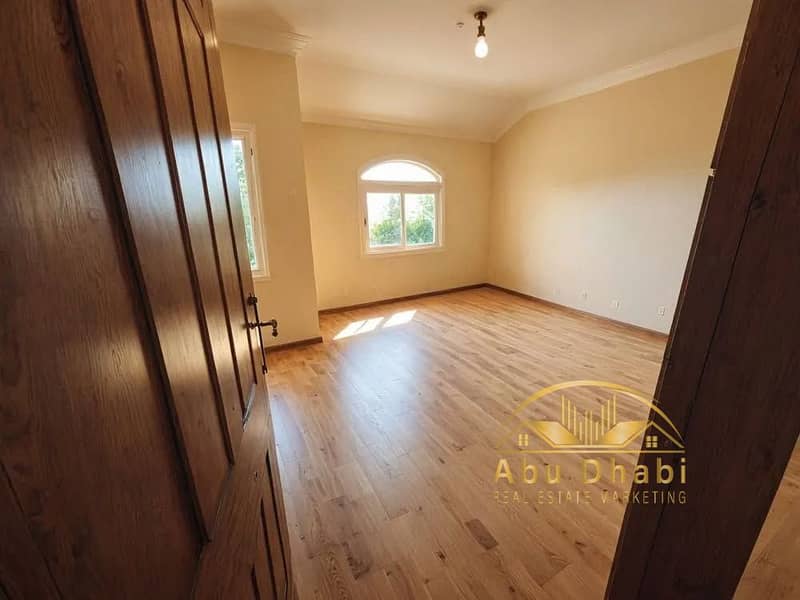 8 548891789_122162159576800390_1334440488070762198_n. jpg