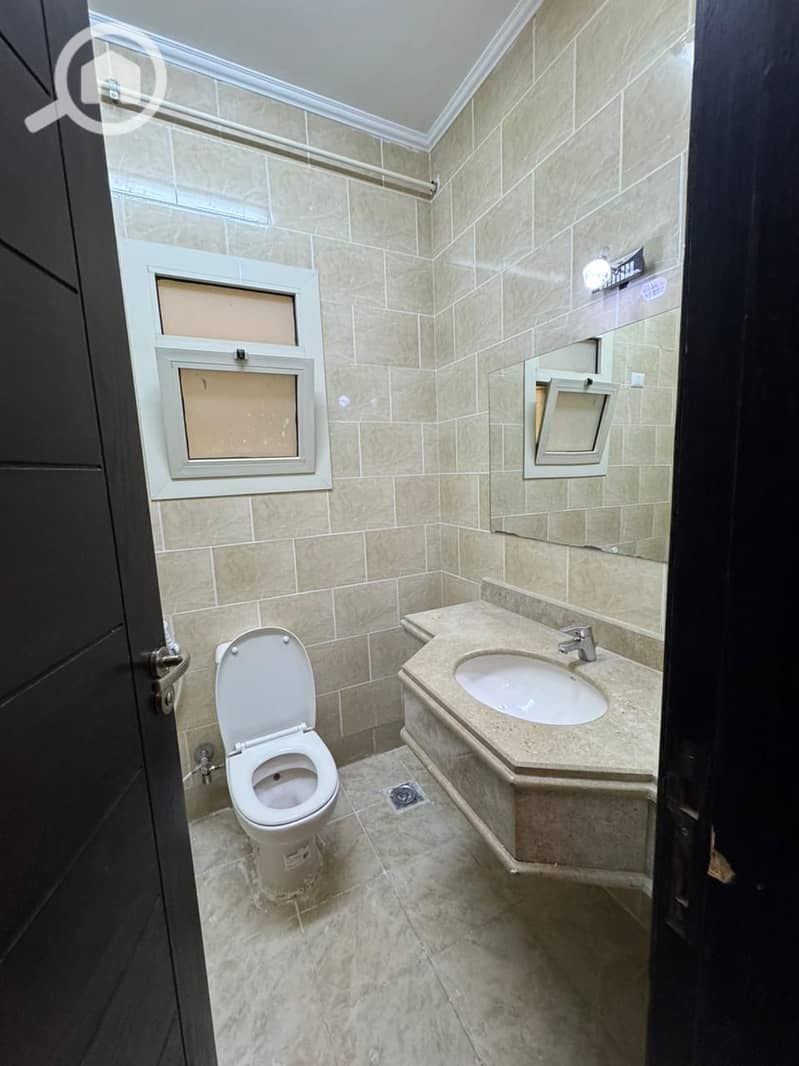 5 WhatsApp Image 2025-11-30 at 12.54. 50_9b9c34e3. jpg