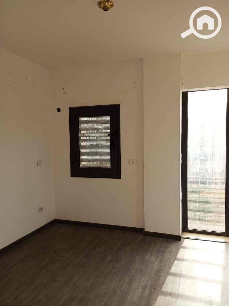 2 d9a5ce9d-417a-41b0-8fd8-402907be6f65. jpg