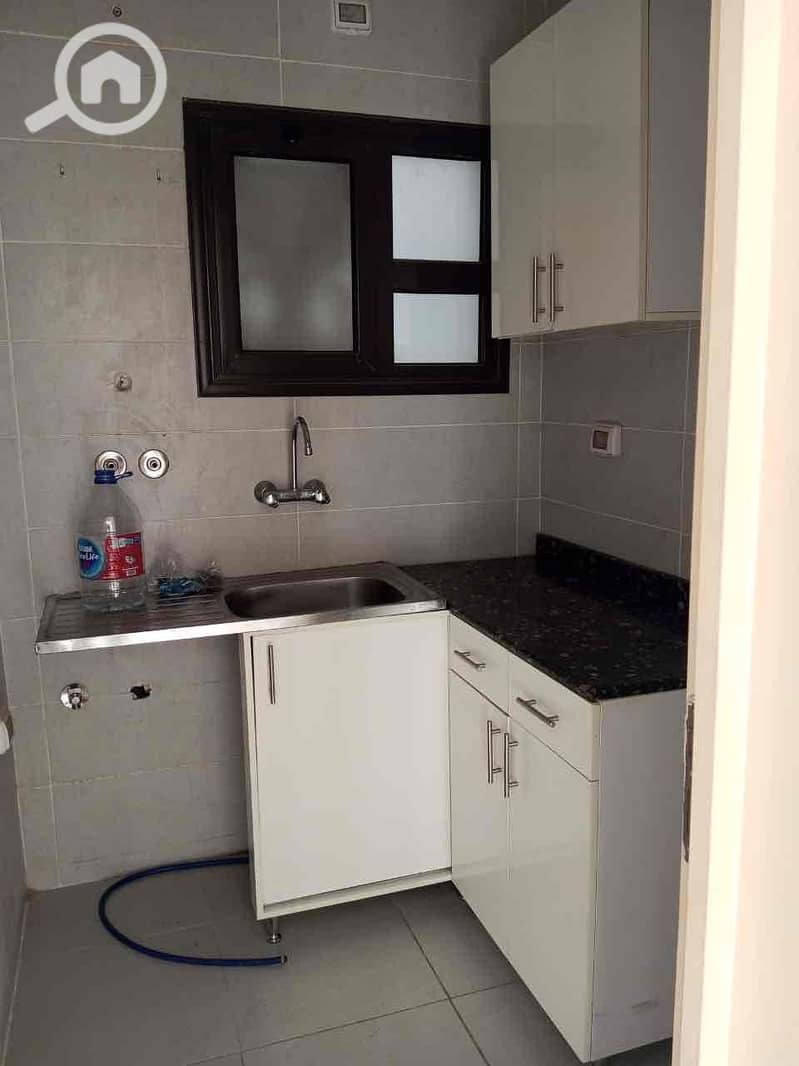 3 0007f677-b3c7-4d31-826e-b22708024241. jpg