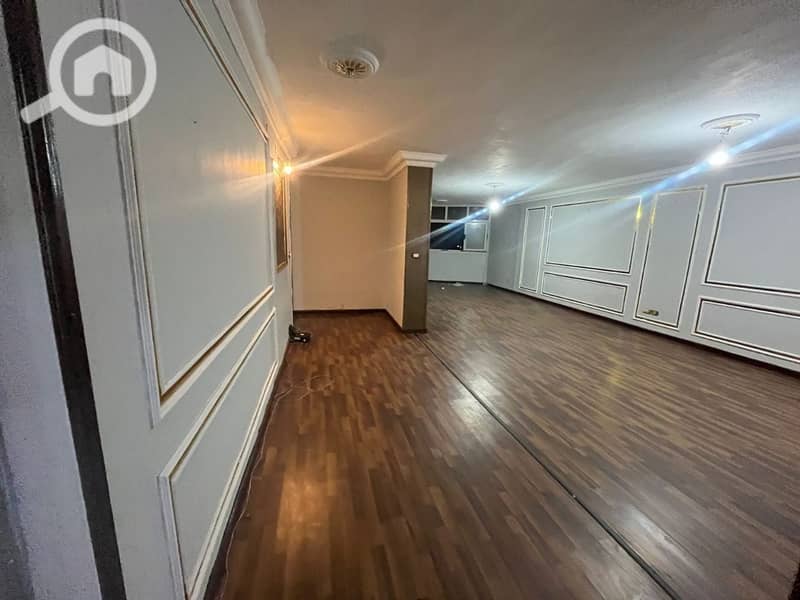 2 6f5daa08-3f08-49dd-bdc1-d966bdb5a696. jpeg