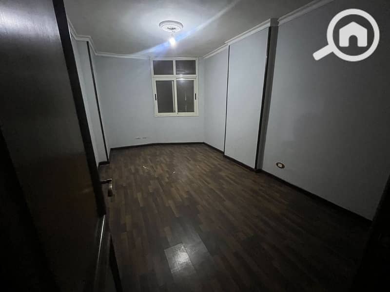 4 e1a41f33-9c83-4cdd-bdf2-430878749265. jpeg