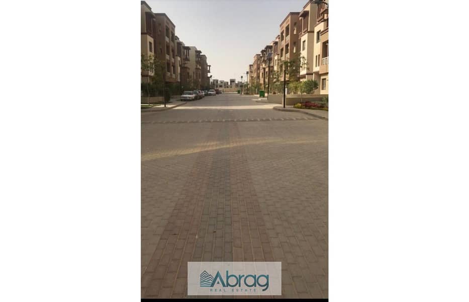 8 d87e5cda-5b72-4b1e-81ed-deb25cf375a6. jpg