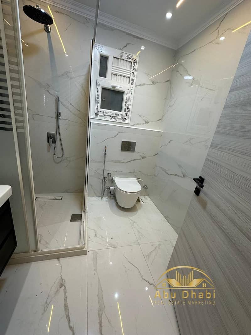 12 3817aedf-aa78-4b0d-add6-0e572fb1bc12. jpg