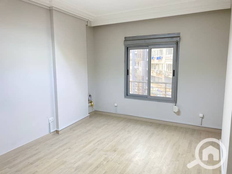 4 WhatsApp Image 2025-11-30 at 12.44. 46 PM (1). jpeg