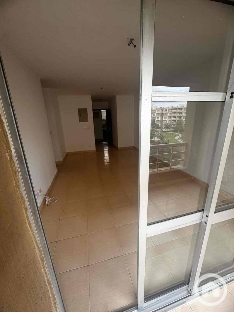 2 e03ad721-cb9d-47cc-b5fa-5aa58591c20d. jpg