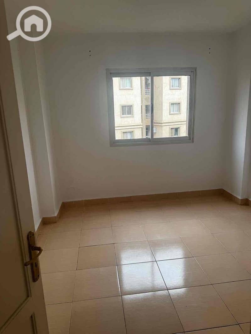 5 736ffb26-80f5-476b-91e4-7b578efd53a0. jpg