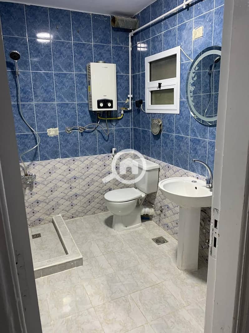 8 0f8758c0-efb3-48d2-80c8-1272a2eb0ba8. jpg