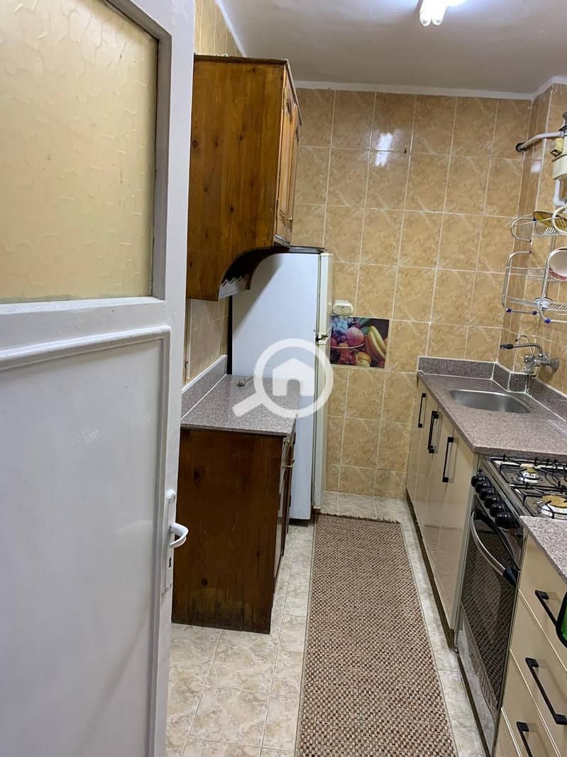 13 8297b1cb-87a2-43c3-8f67-37b401888557. jpg