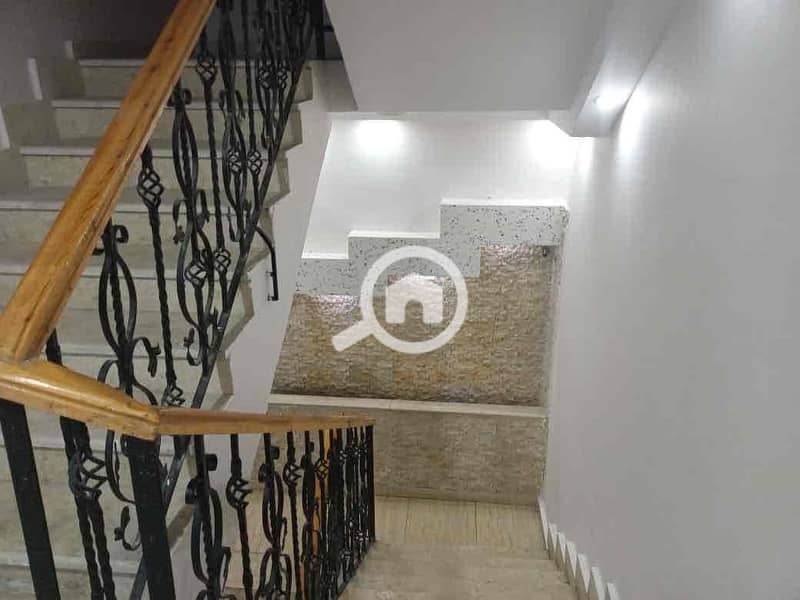 6 539eb38e-7e0e-48ec-9fc7-d5b61bf4e1aa. jpg