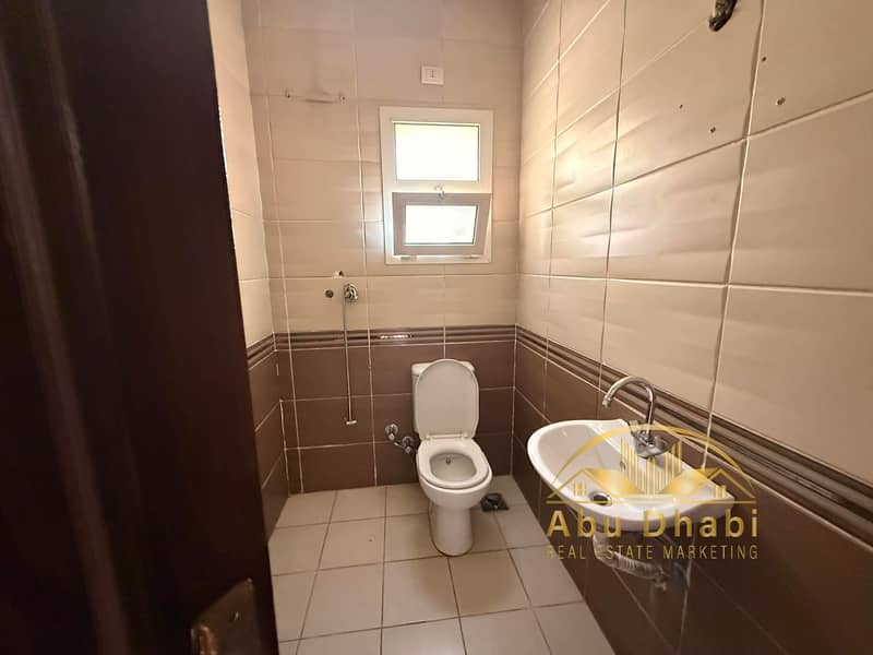 12 de418c5a-d2ad-42d6-b127-573354b5d6db. jpg