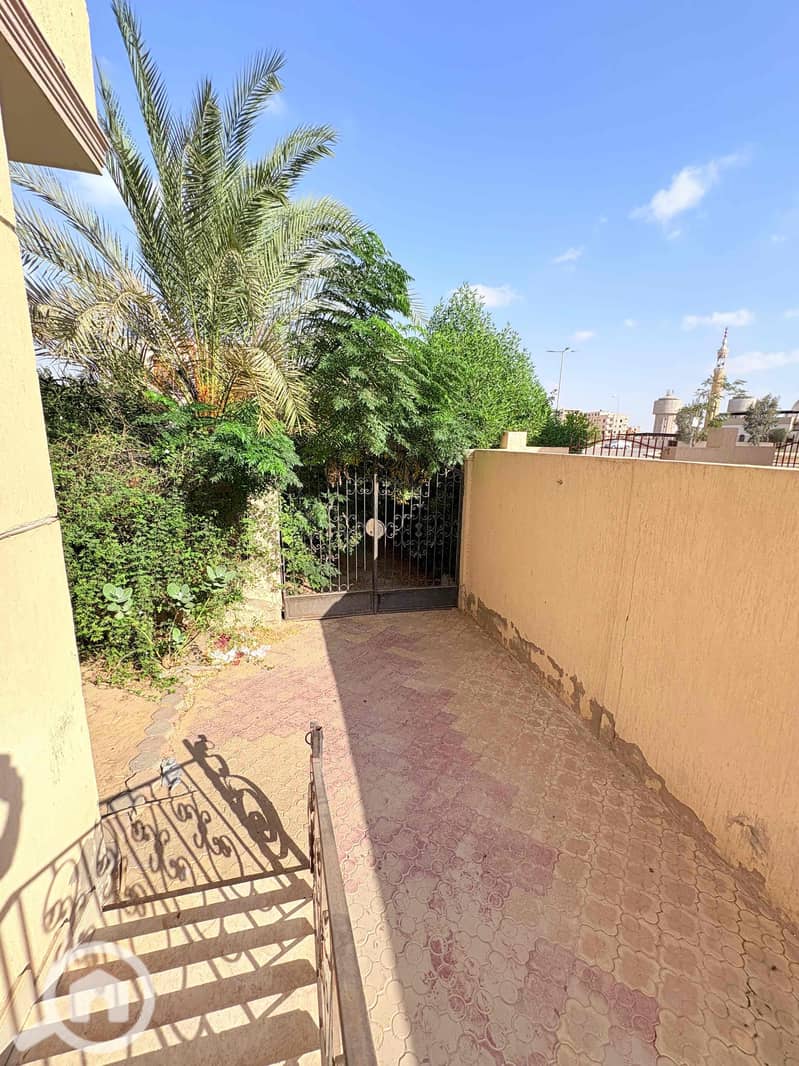 ed081065-e8df-402b-9522-6dd6db714e19. jpg ed081065-e8df-402b-9522-6dd6db714e19. jpg