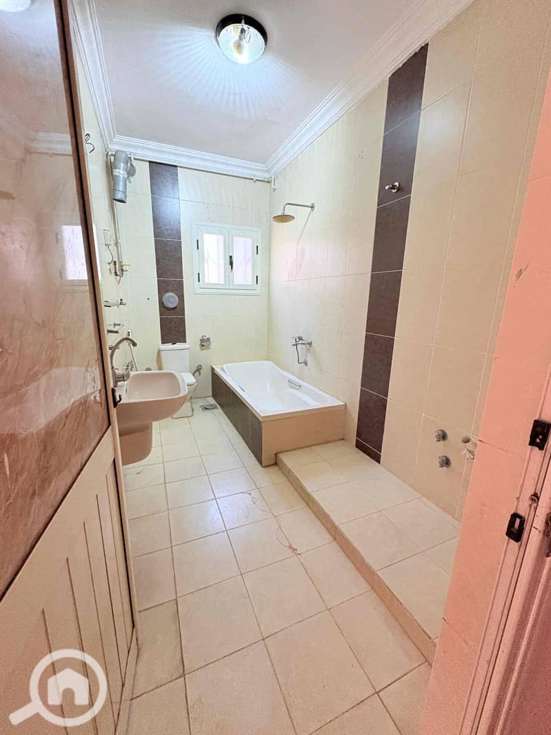 5 dbee12eb-1ee1-42cb-a1d6-5ddfd18c8c5b. jpg