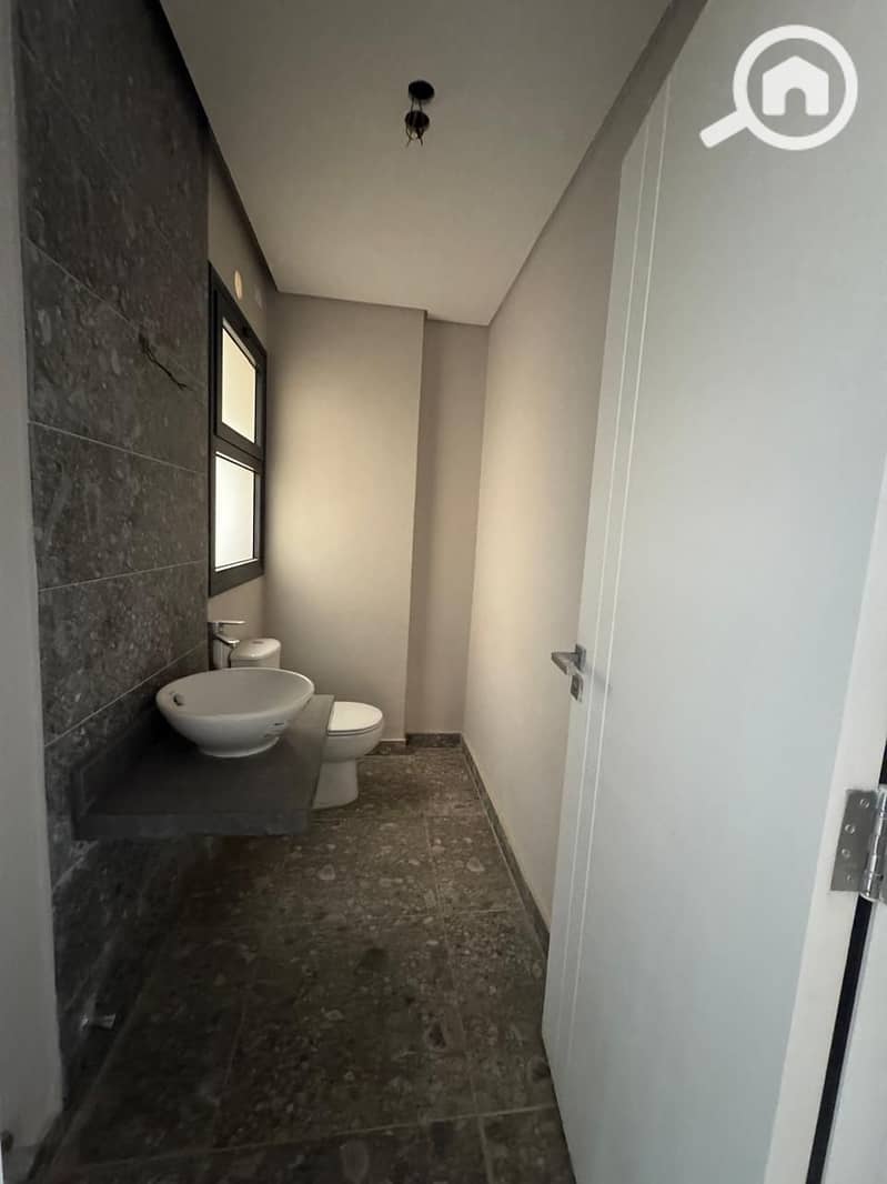 2 WhatsApp Image 2025-11-30 at 13.31. 57_bc5ee537. jpg