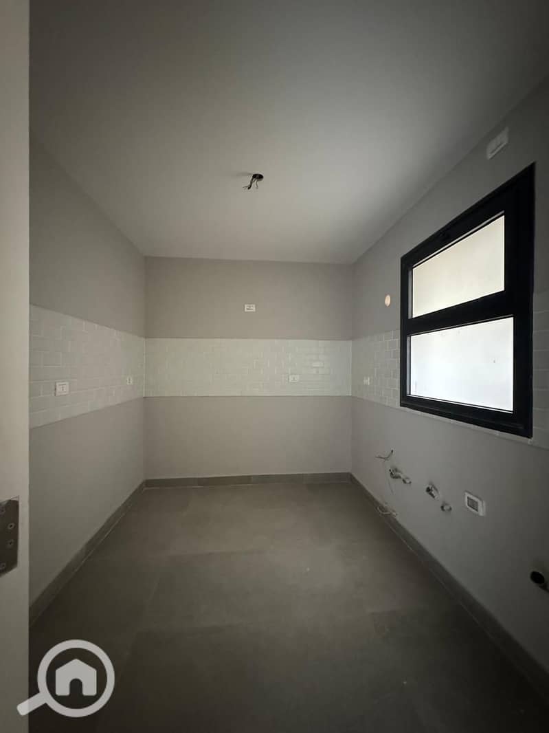 4 WhatsApp Image 2025-11-30 at 13.31. 56_5c02d87a. jpg