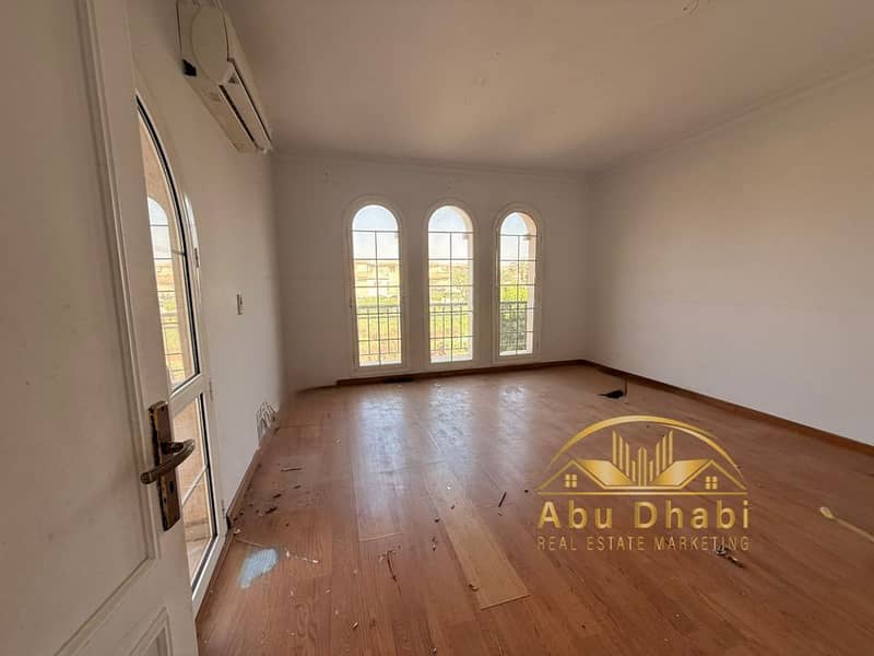 8 588724248_835368345906730_5394109456416239852_n. jpg