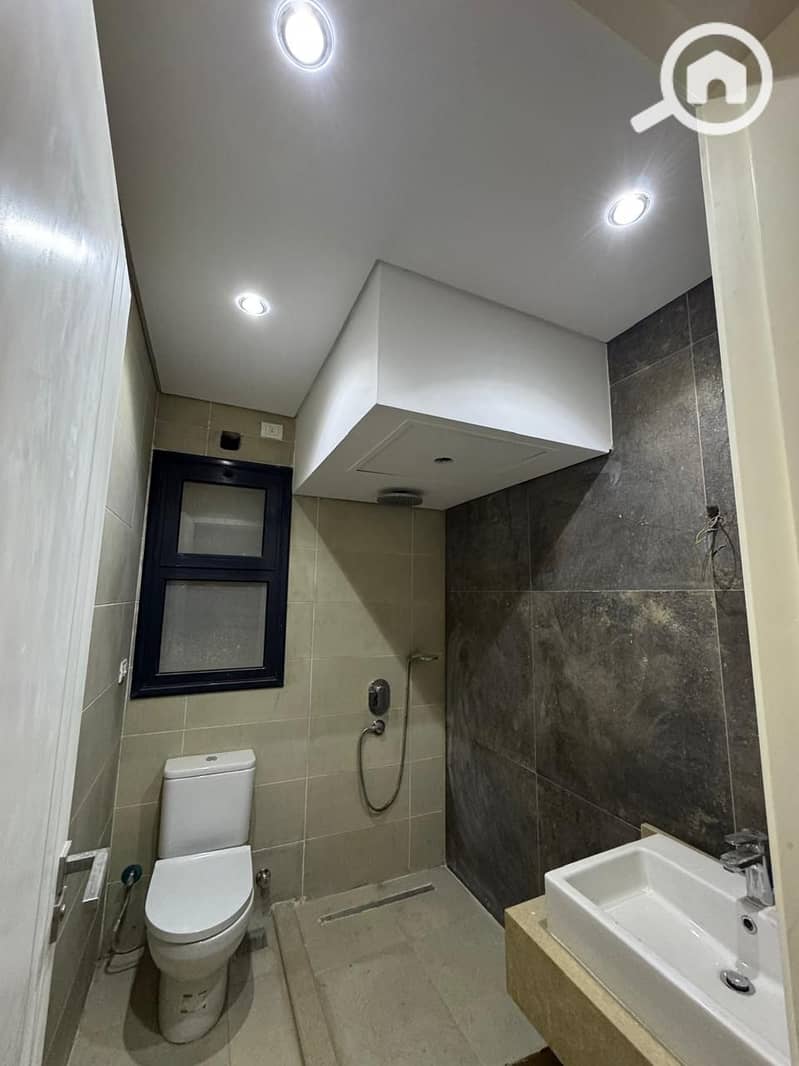 5 WhatsApp Image 2025-11-30 at 13.54. 47_3f7fc8dd. jpg