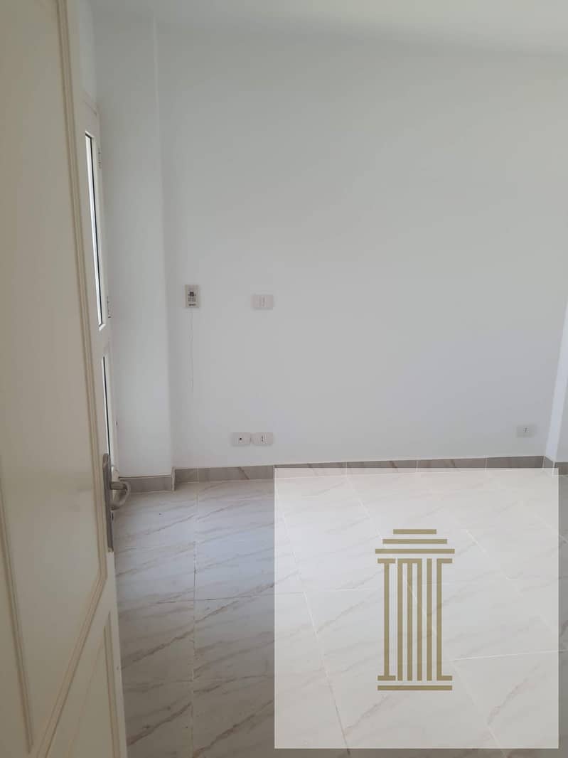 4 7588414b-a407-4f87-aa01-ea2c5fd2cc54. jpg