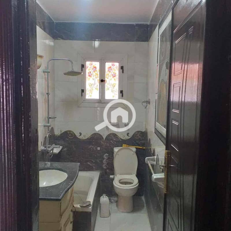 2 281d8e78-e5c5-49b3-991c-d755a05c30b2. jpg