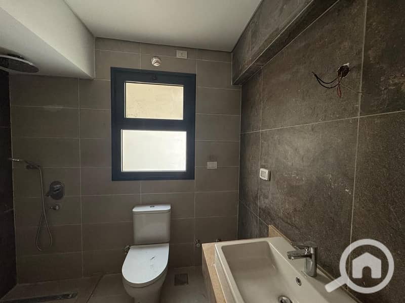 3 WhatsApp Image 2025-11-30 at 14.01. 37_fa10929c. jpg