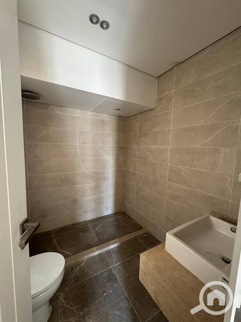 5 WhatsApp Image 2025-11-30 at 14.01. 38_2abcf0ef. jpg