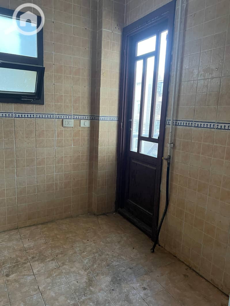 5 db7c18b4-68a6-457e-b083-eb29d54339ae. jpeg