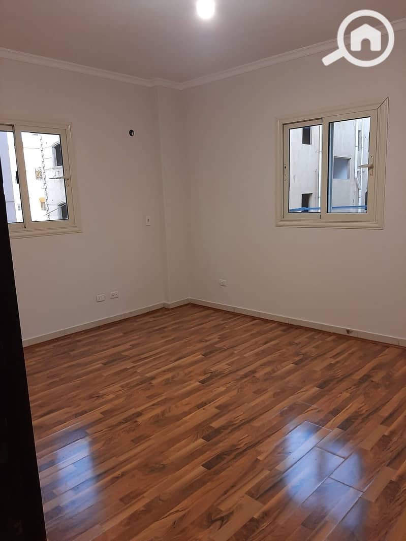 14 WhatsApp Image 2025-11-30 at 11.48. 44_57117739. jpg