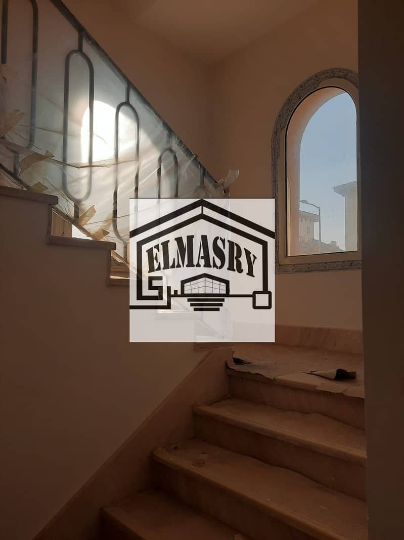 10 e180ec2d-2362-4d50-a5d8-a334bf196d32. jpg