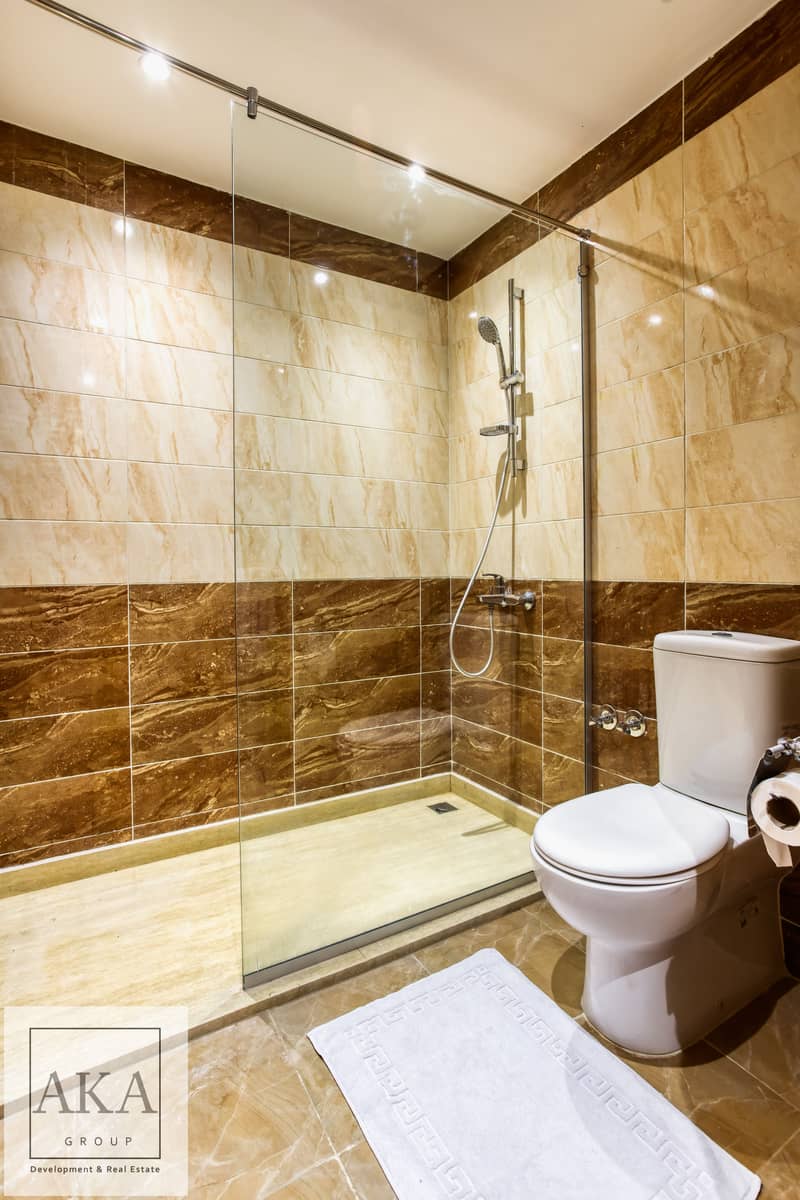 12 IMG_5528-Edit. jpg